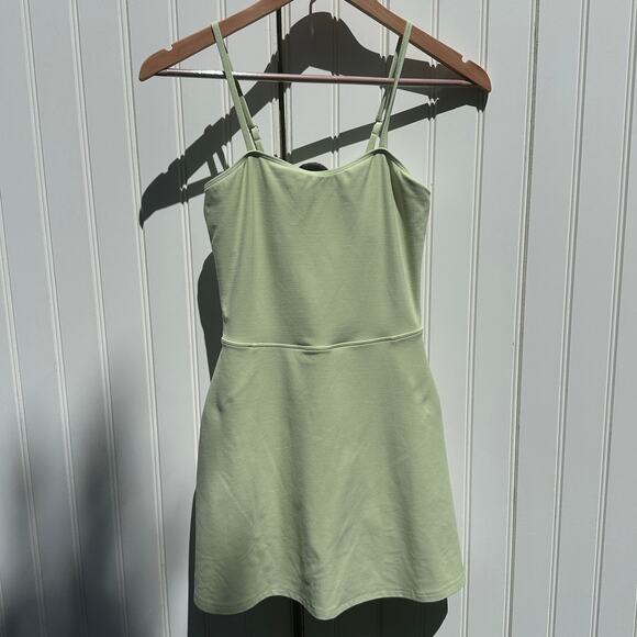 Alo Yoga Alosoft Courtside Tennis Dress Iced Green Tea Size XS EUC Extra Small - Picture 4 of 16